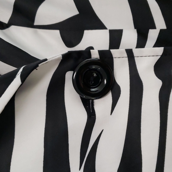 Zebra print trench coat short🦓 - Picture 7 of 11